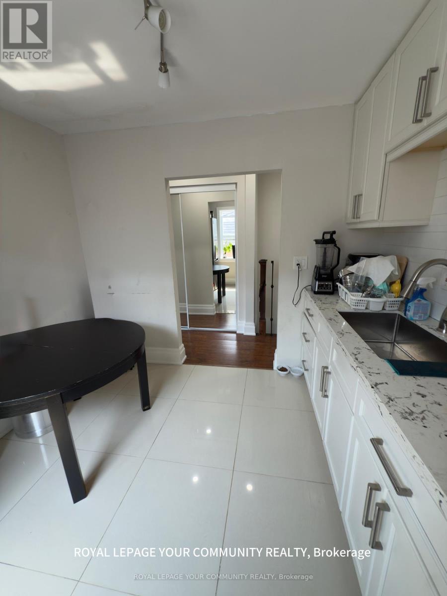 Photo 16 of 2nd Floor 7 Harvie Avenue E, Toronto ON