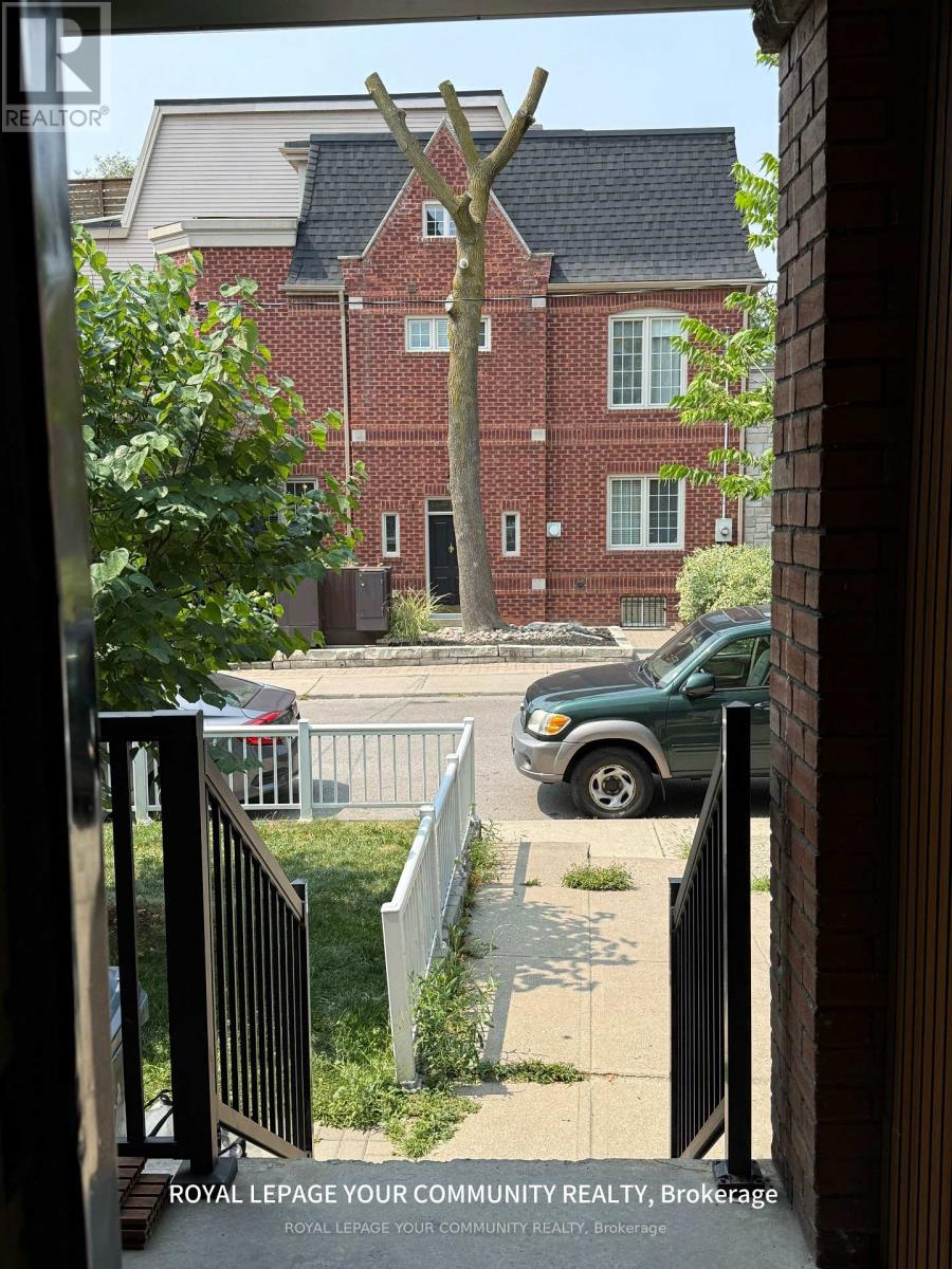Photo 15 of 2nd Floor 7 Harvie Avenue E, Toronto ON