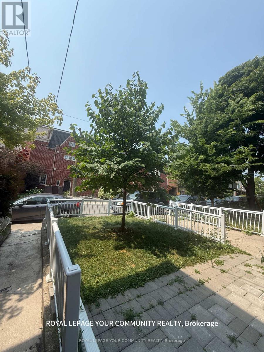Photo 17 of 2nd Floor 7 Harvie Avenue E, Toronto ON