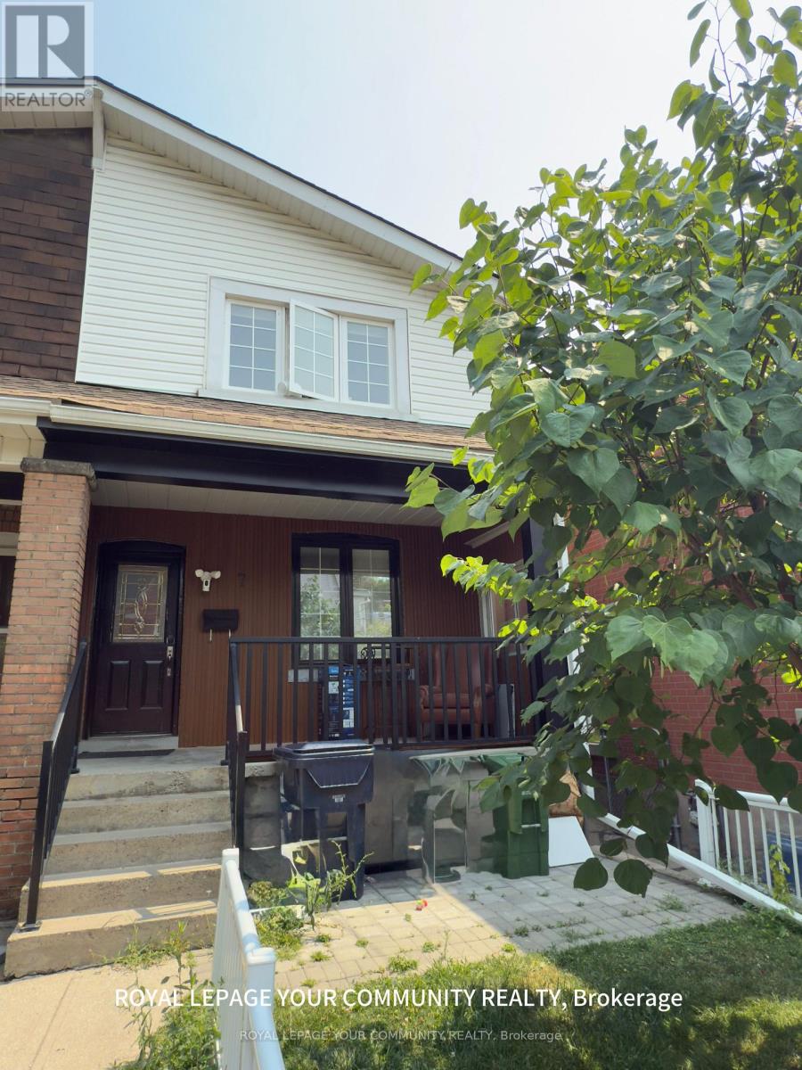 Photo 4 of 2nd Floor 7 Harvie Avenue E, Toronto ON
