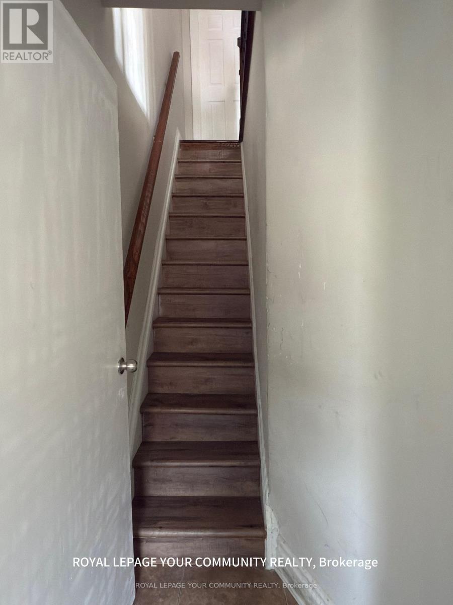 Photo 8 of 2nd Floor 7 Harvie Avenue E, Toronto ON