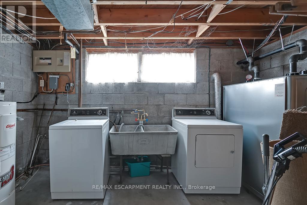 Photo 2 of 363 East Side Crescent, Burlington ON