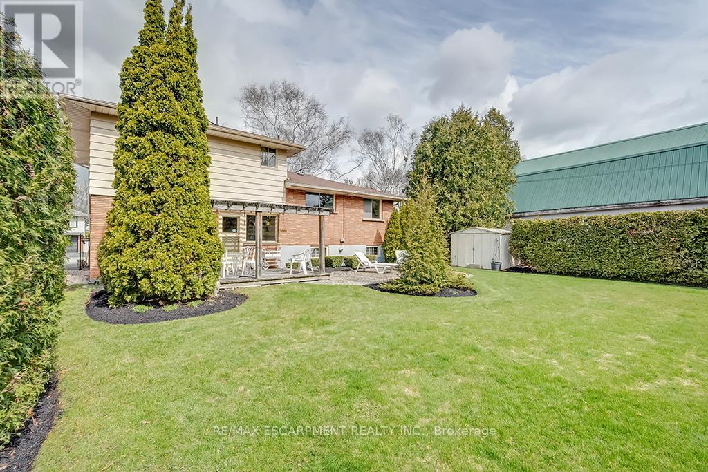 Photo 31 of 363 East Side Crescent, Burlington ON