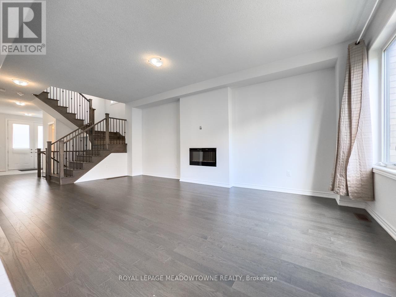 Photo 11 of 19 Lippa Drive, Caledon ON