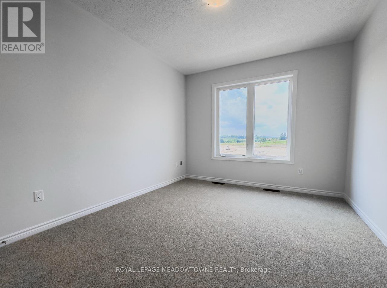 Photo 15 of 19 Lippa Drive, Caledon ON