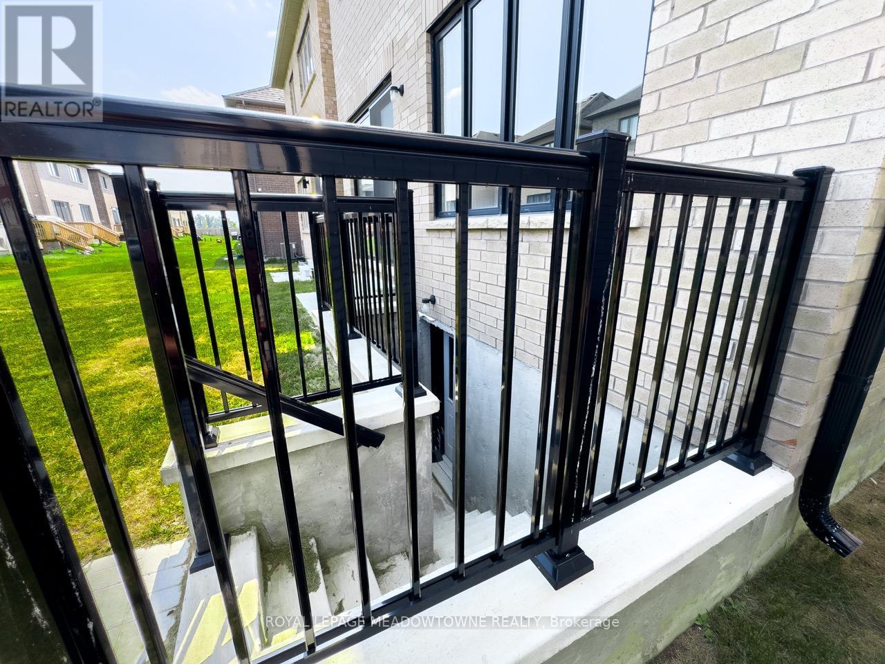 Photo 33 of 19 Lippa Drive, Caledon ON