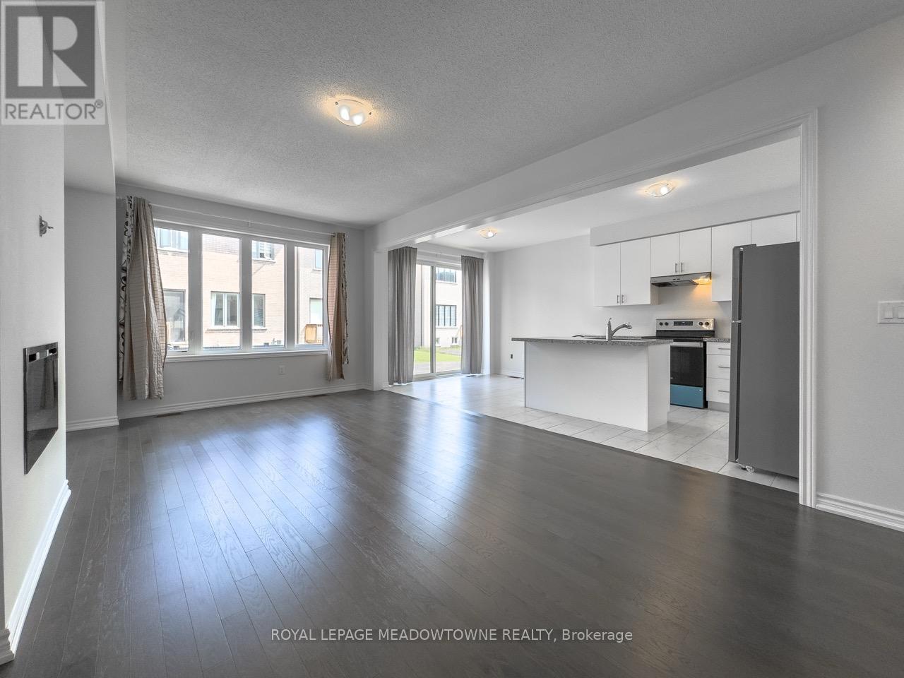Photo 5 of 19 Lippa Drive, Caledon ON