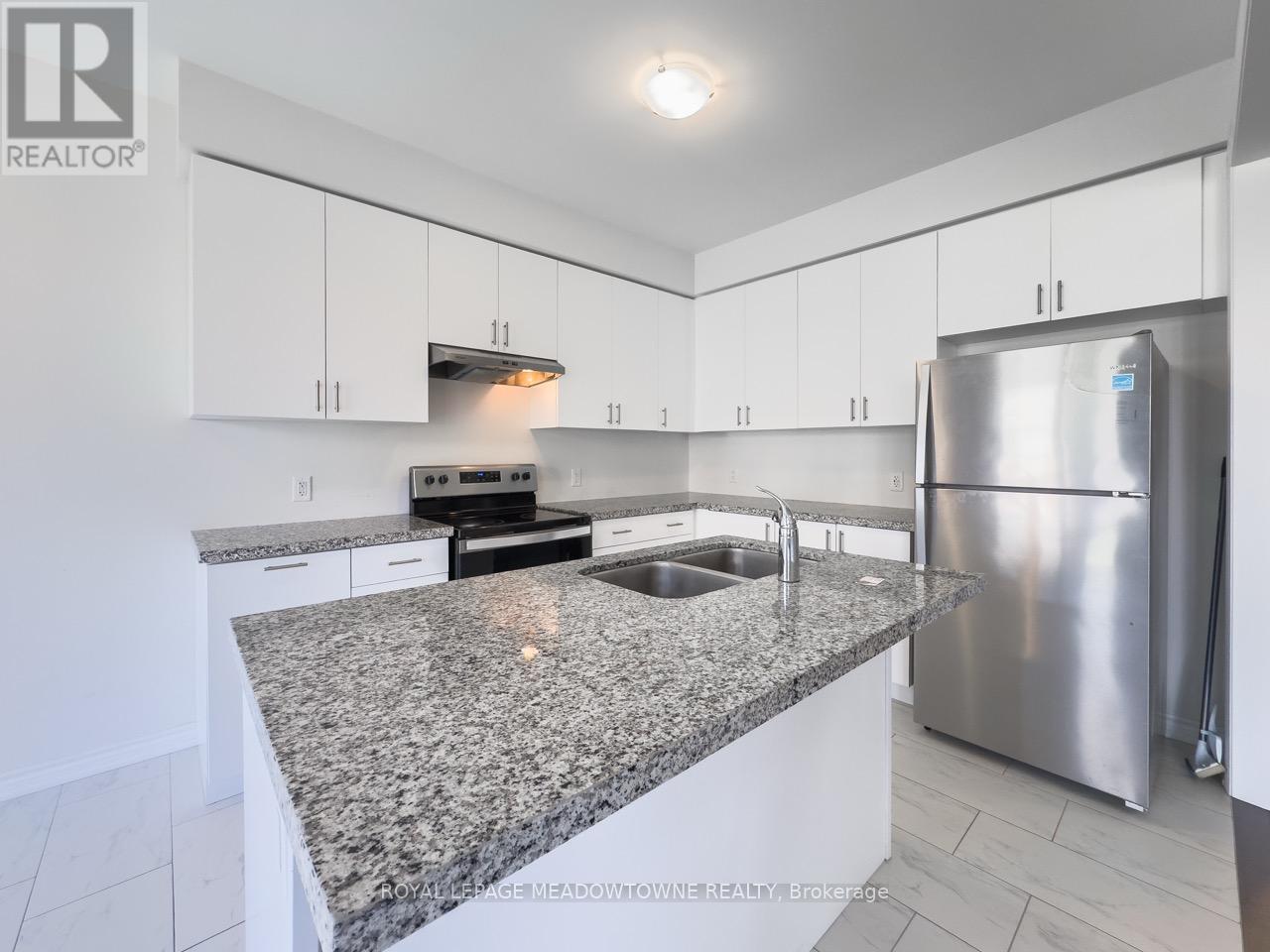 Photo 7 of 19 Lippa Drive, Caledon ON