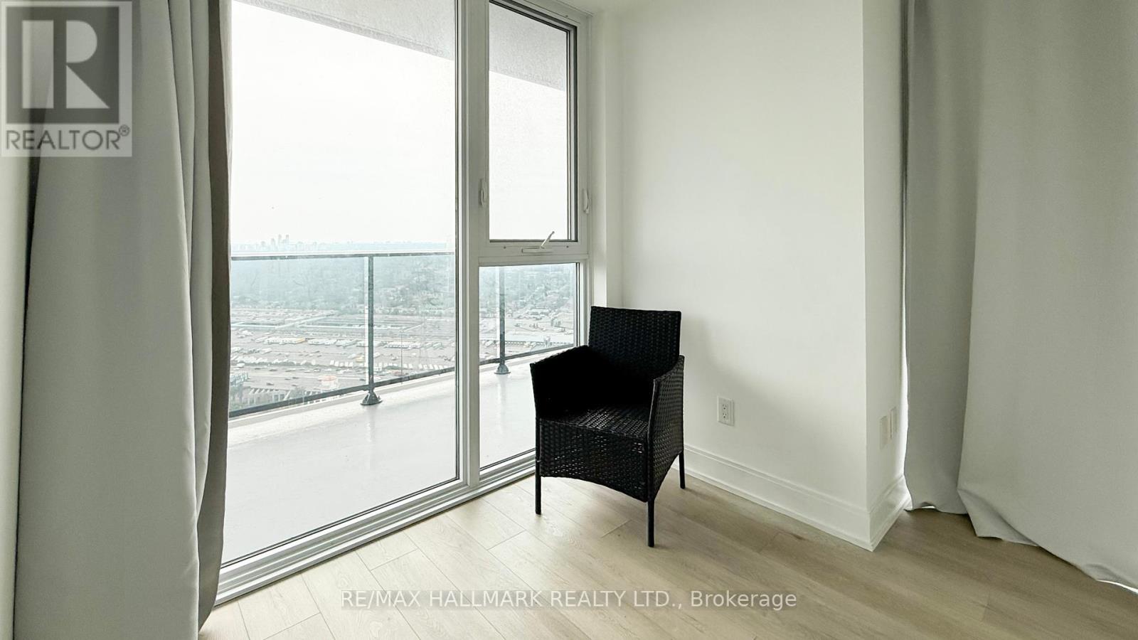 Photo 13 of 4002 70 Annie Craig Drive, Toronto ON