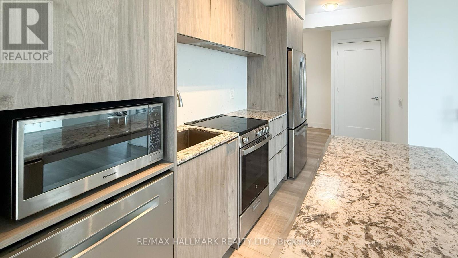 Photo 6 of 4002 70 Annie Craig Drive, Toronto ON