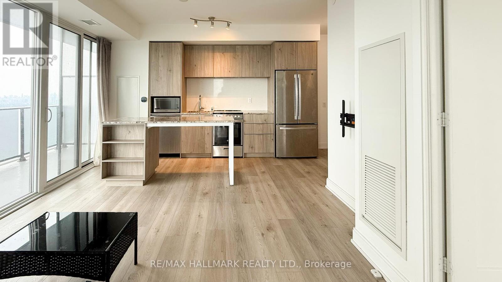 Photo 8 of 4002 70 Annie Craig Drive, Toronto ON