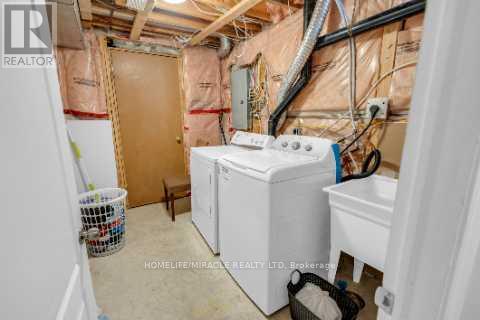 Photo 21 of 17 Binder Twine Trail, Brampton ON