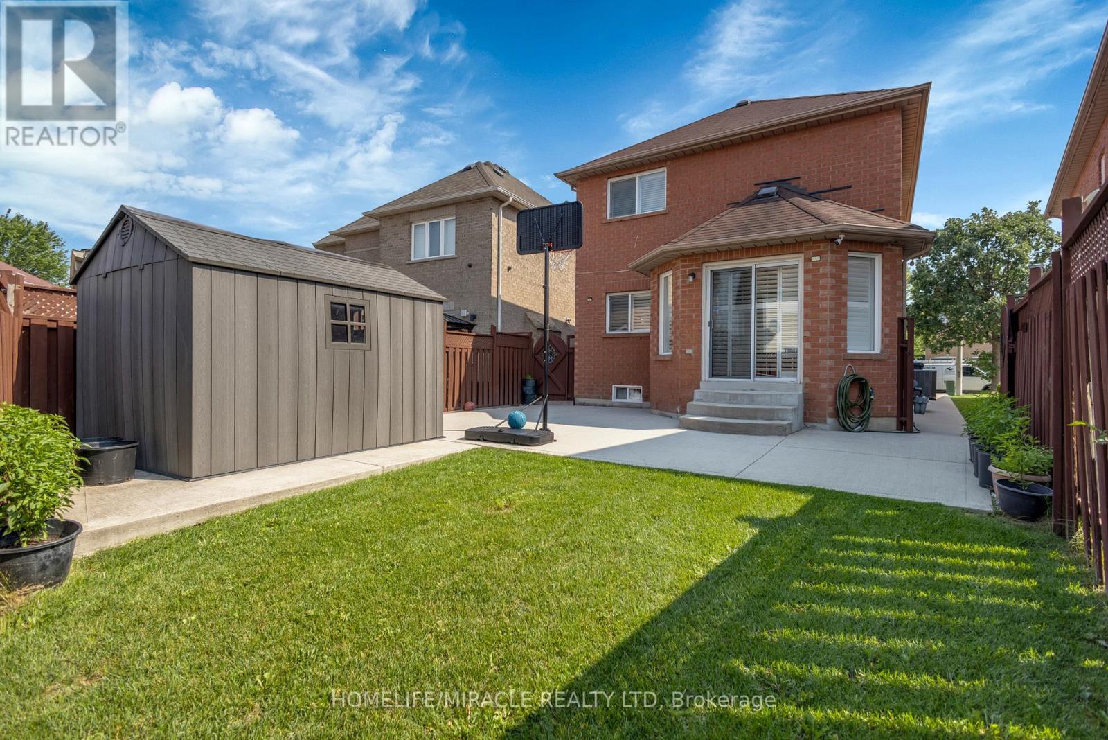Photo 9 of 17 Binder Twine Trail, Brampton ON