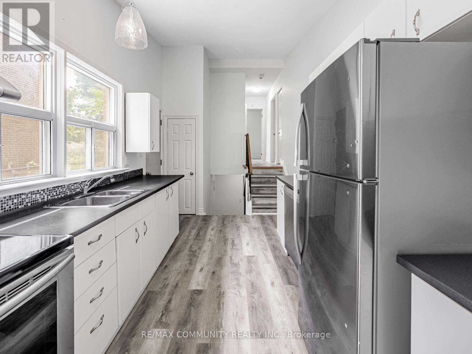 Photo 15 of 5 Langwith Court, Brampton ON