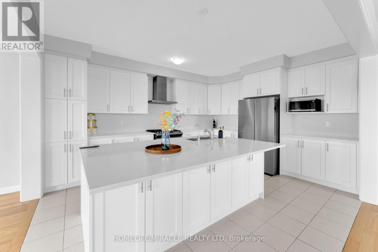 Photo 11 of 815 Sobeski Avenue, Woodstock ON