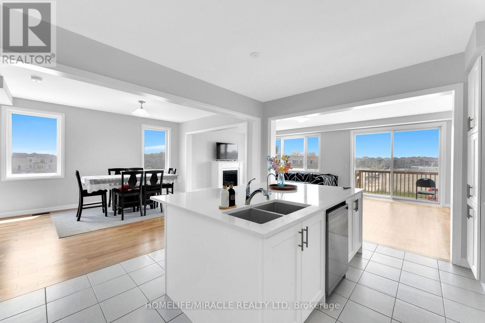 Photo 13 of 815 Sobeski Avenue, Woodstock ON