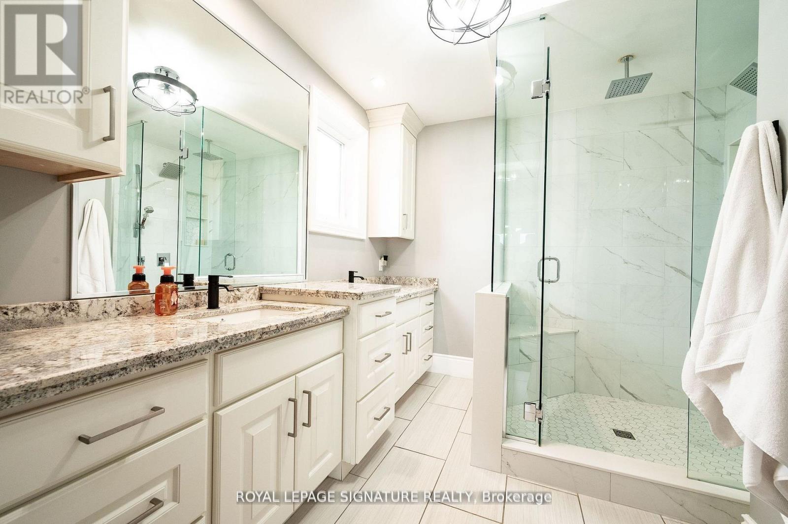 Photo 8 of 37 Riviera Ridge, Hamilton ON