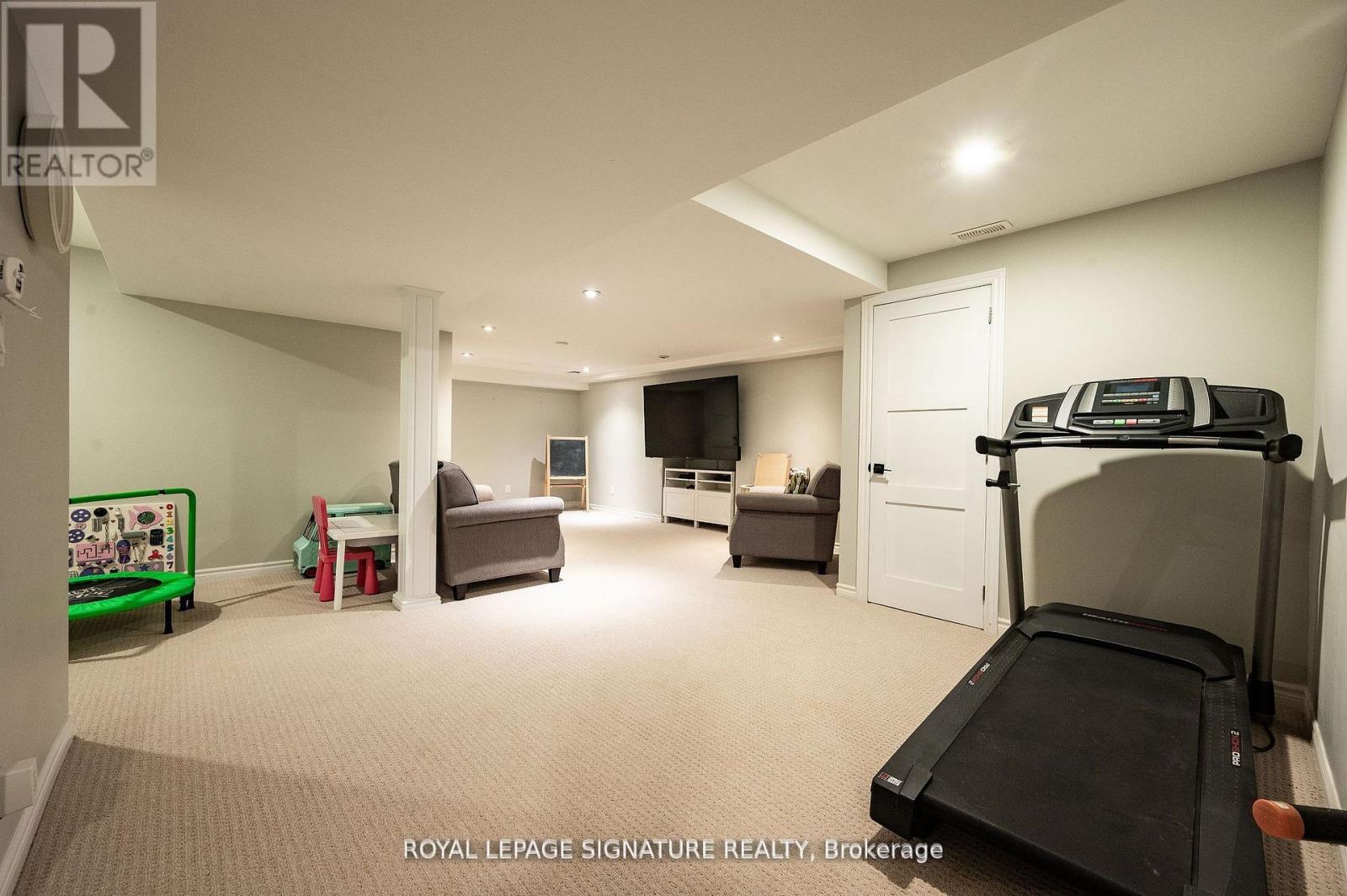 Photo 16 of 37 Riviera Ridge, Hamilton ON