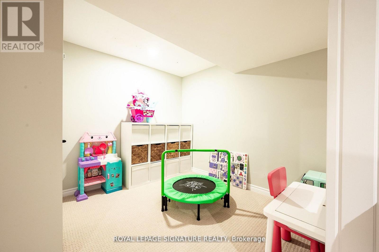 Photo 5 of 37 Riviera Ridge, Hamilton ON