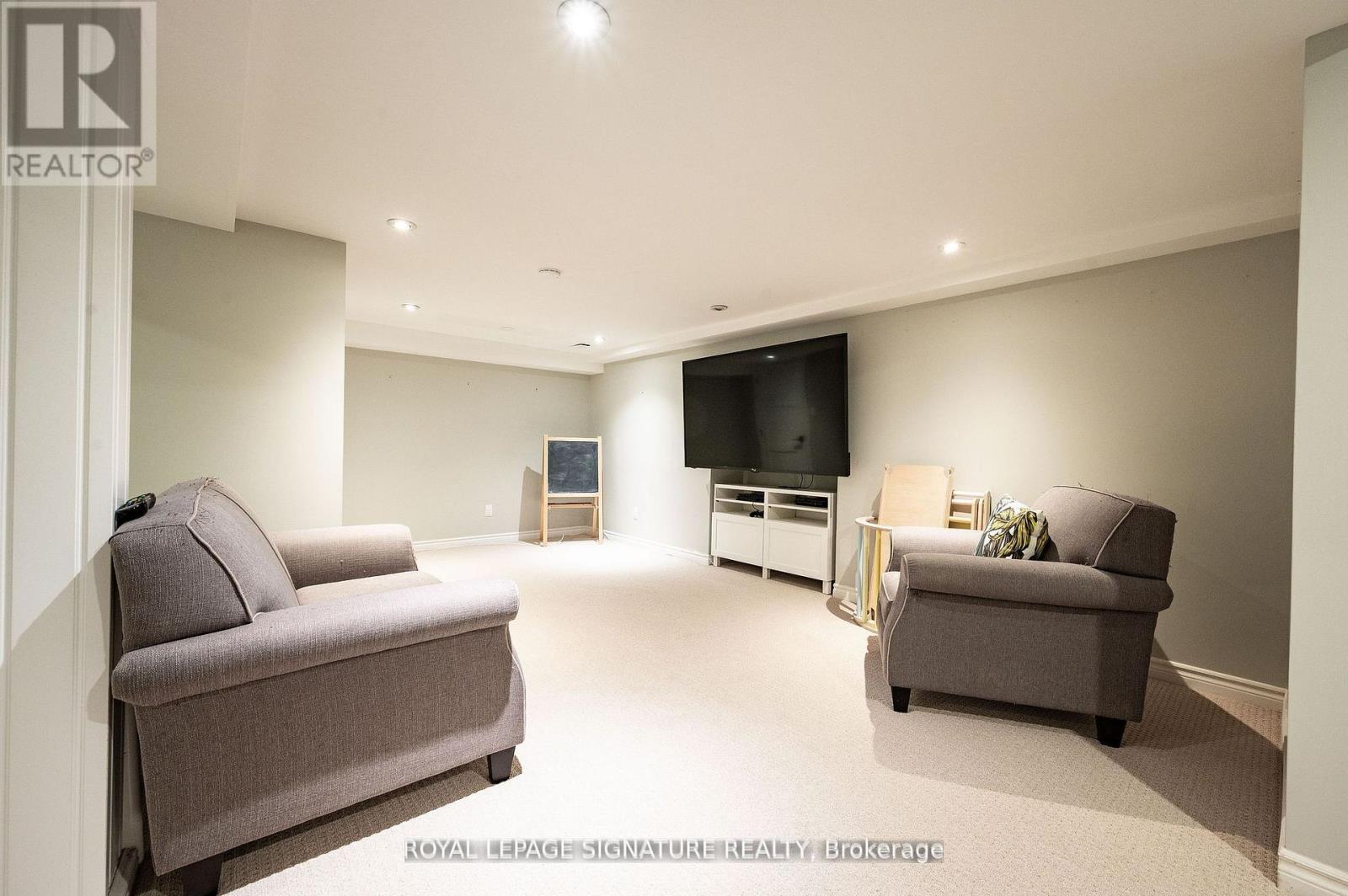 Photo 15 of 37 Riviera Ridge, Hamilton ON