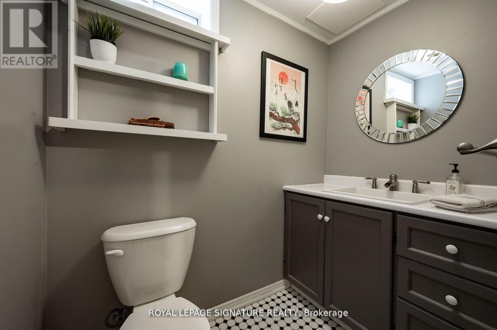 Photo 12 of 37 Riviera Ridge, Hamilton ON