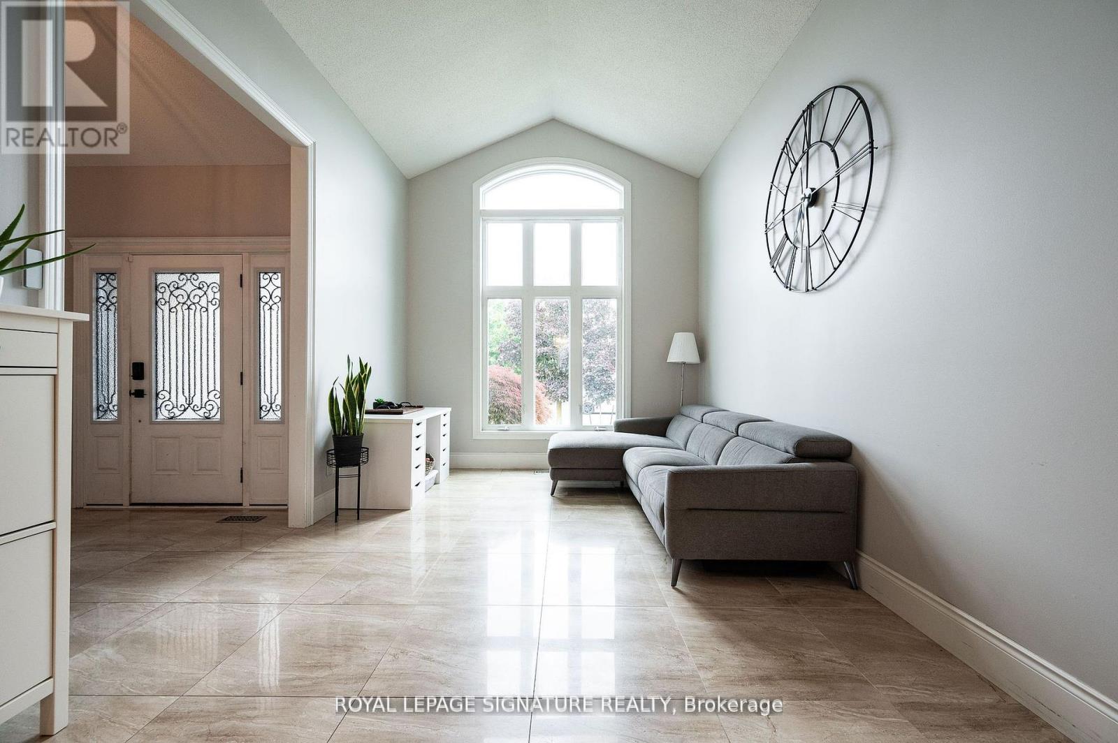 Photo 1 of 37 Riviera Ridge, Hamilton ON