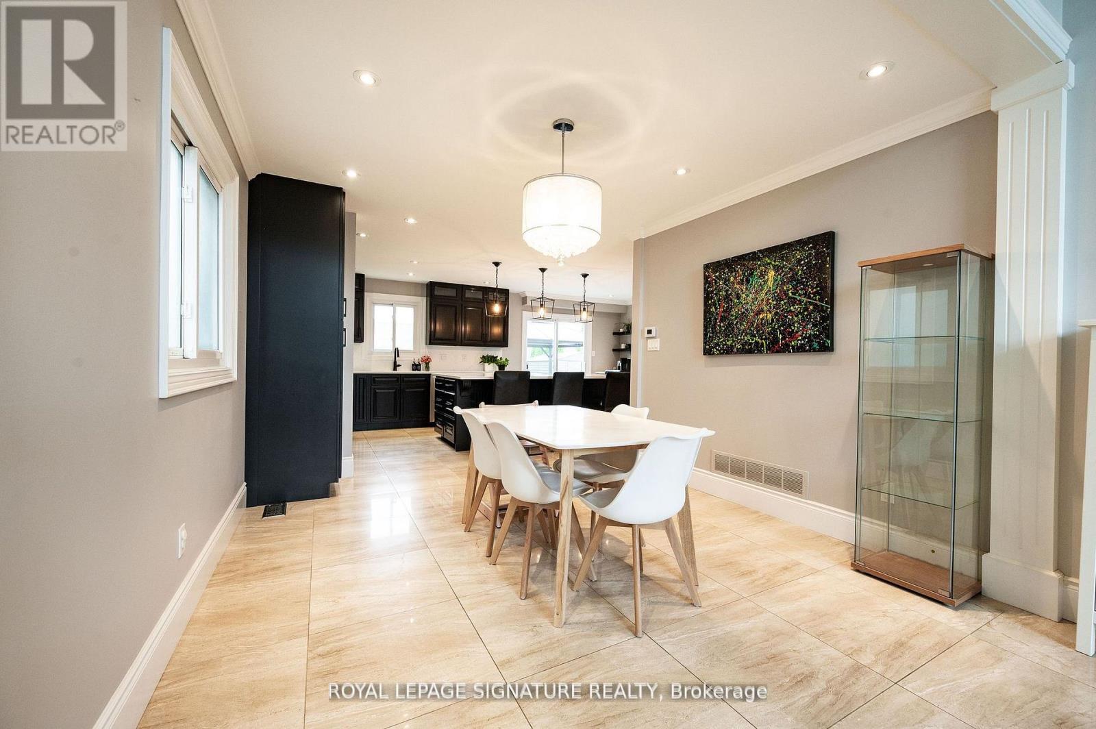 Photo 27 of 37 Riviera Ridge, Hamilton ON