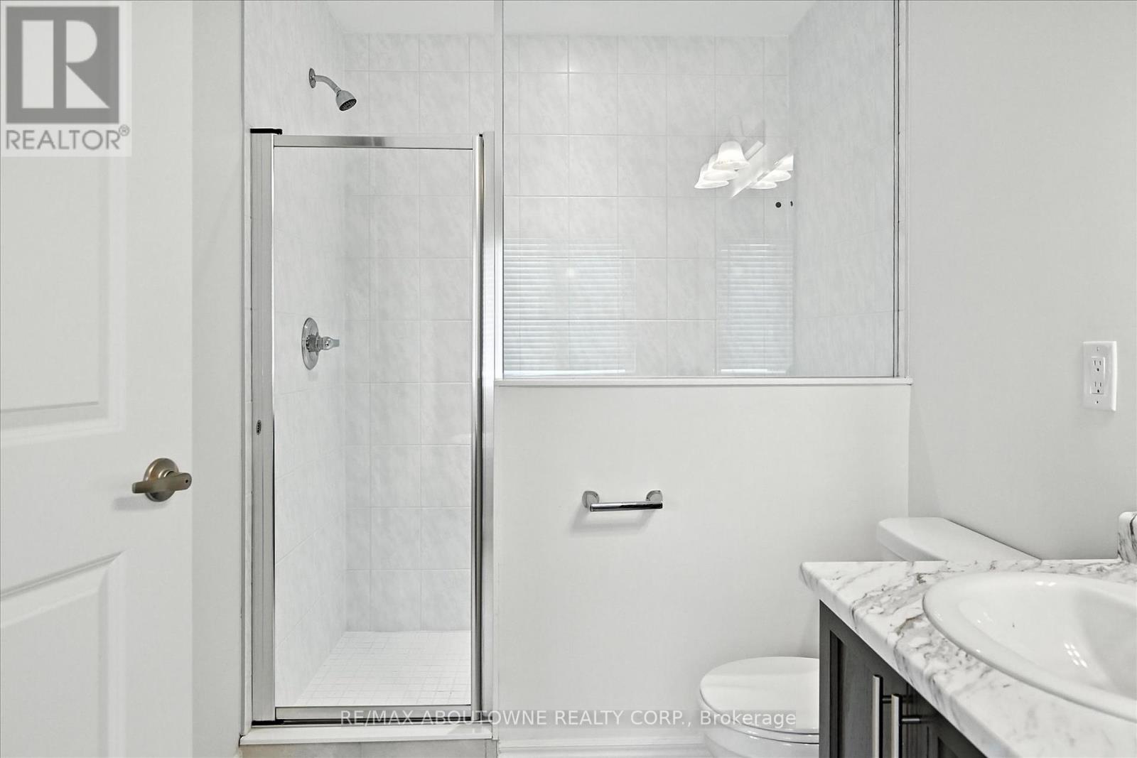 Photo 12 of 353 Raymond Road, Hamilton ON