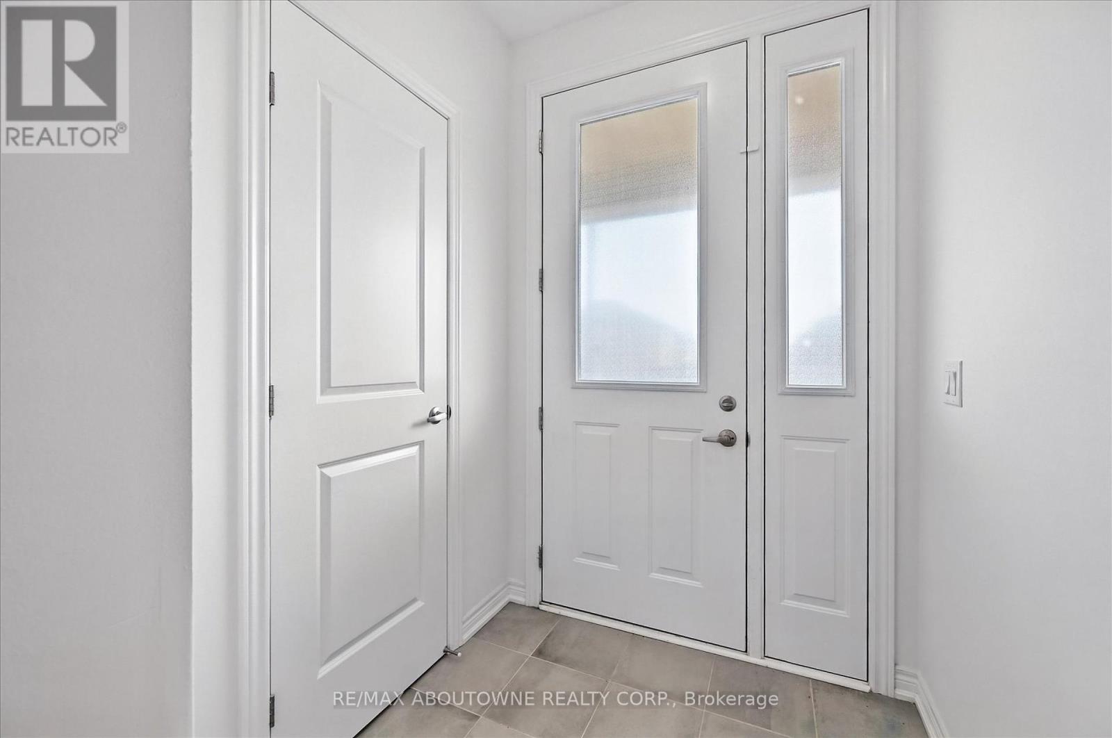Photo 9 of 353 Raymond Road, Hamilton ON