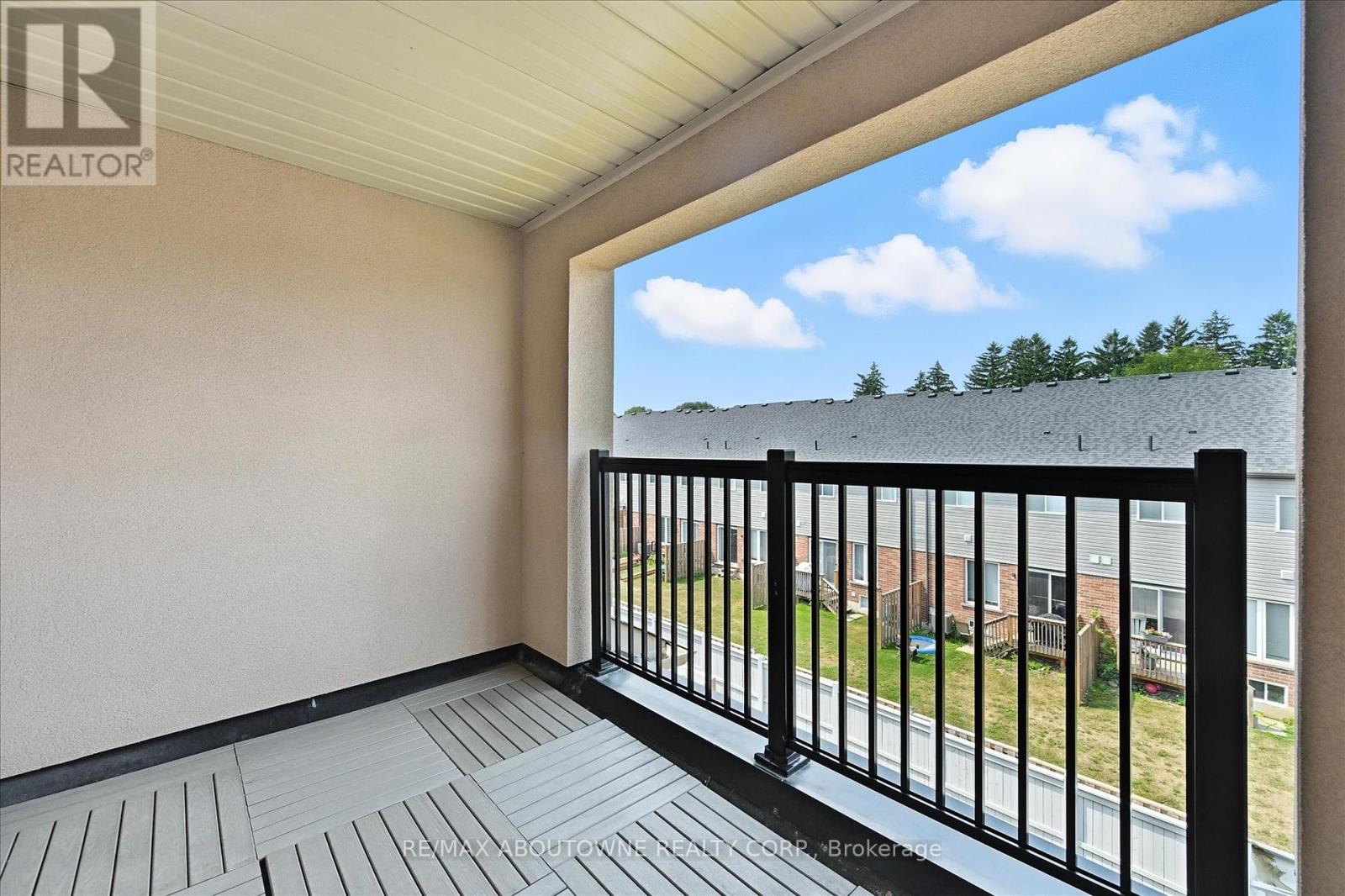 Photo 4 of 353 Raymond Road, Hamilton ON