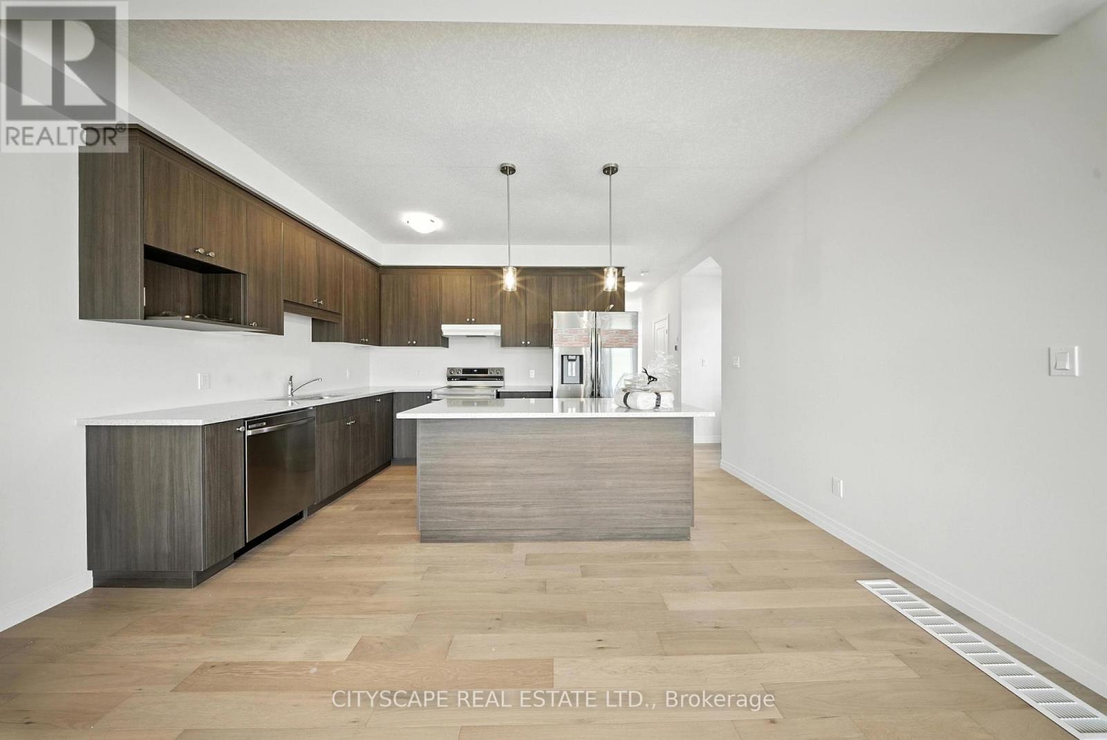 Photo 8 of 39 Rivergreen Crescent, Cambridge ON