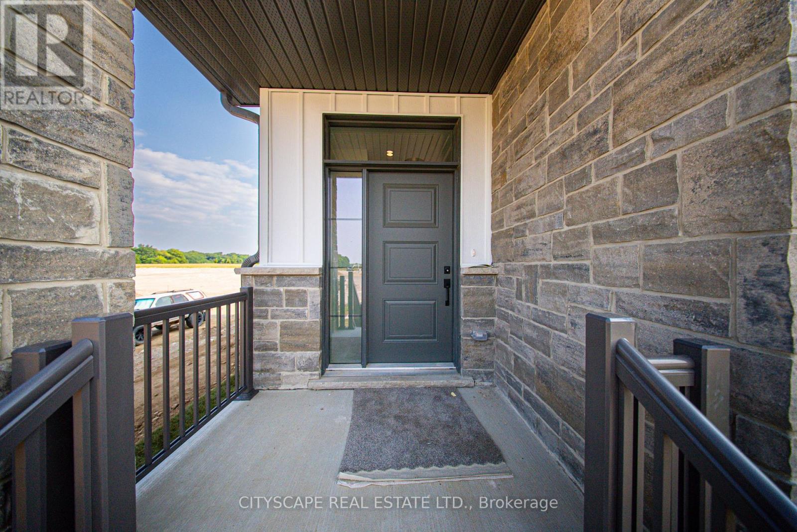Photo 9 of 39 Rivergreen Crescent, Cambridge ON