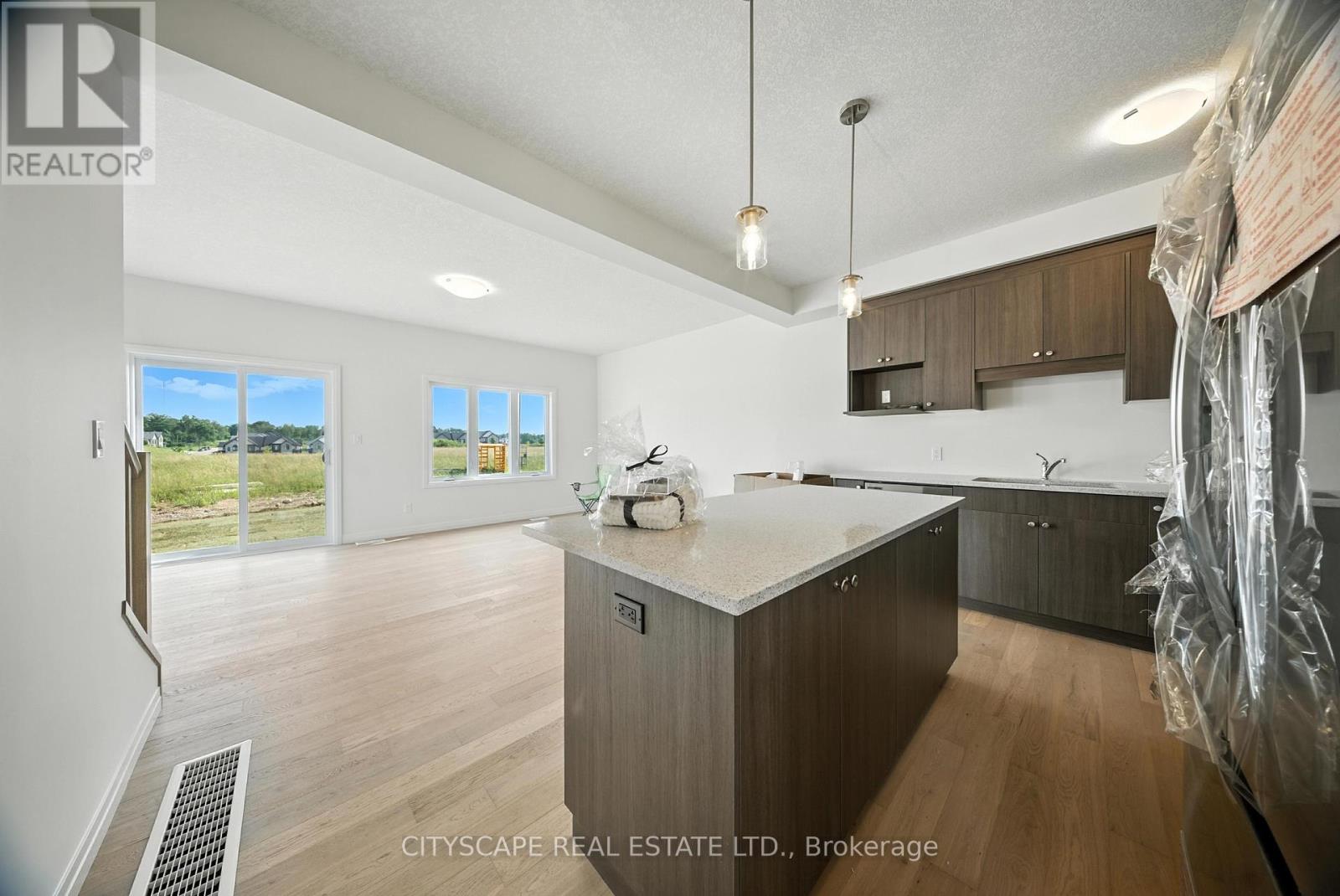 Photo 1 of 39 Rivergreen Crescent, Cambridge ON