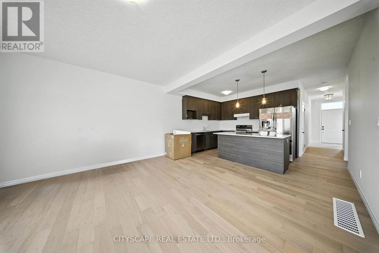 Photo 10 of 39 Rivergreen Crescent, Cambridge ON