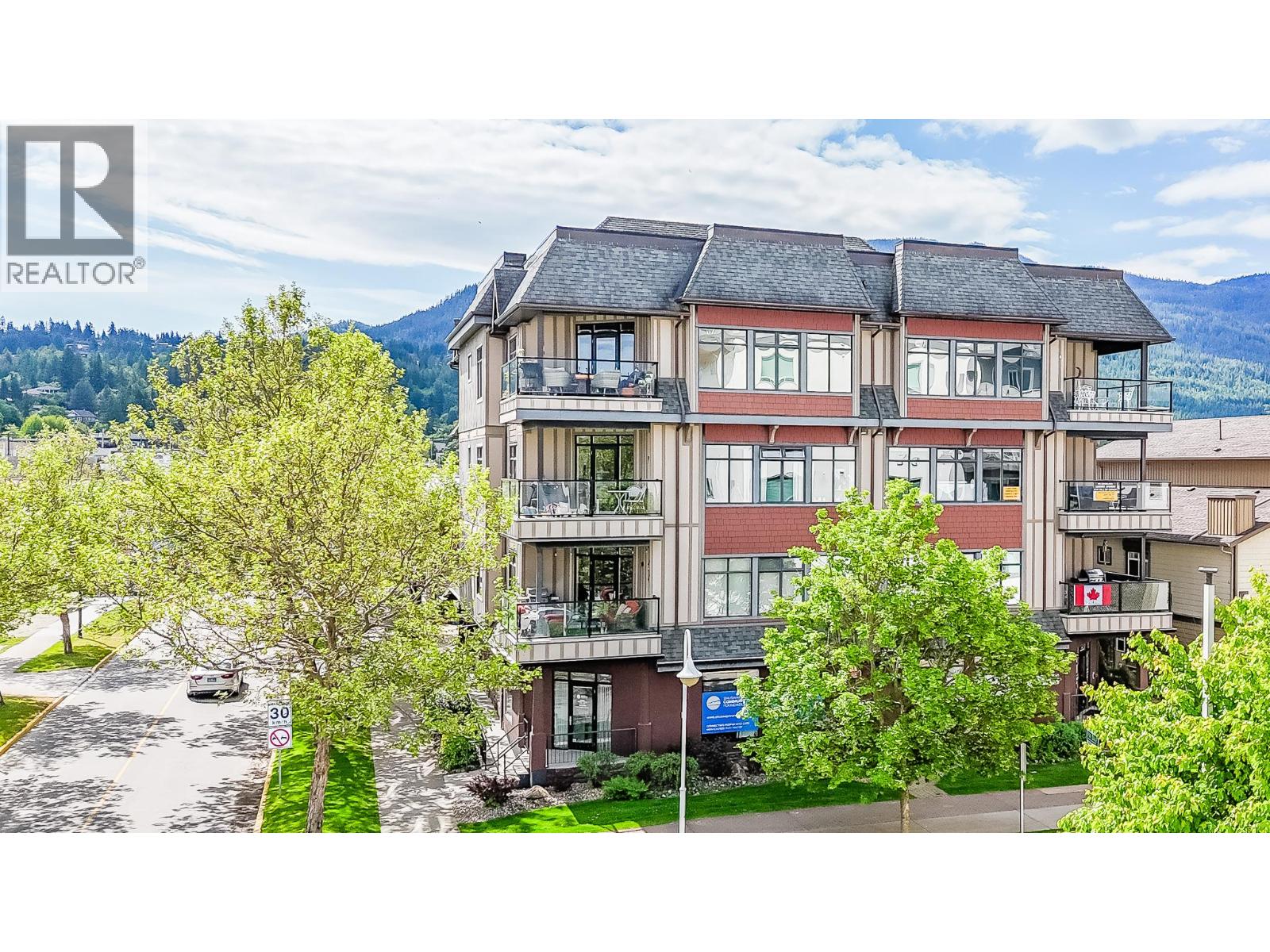 302 160 Harbourfront Drive, Salmon Arm