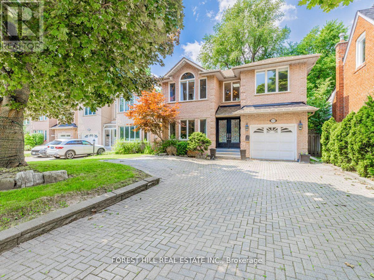 Photo 2 of 3022 A Bayview Avenue, Toronto ON