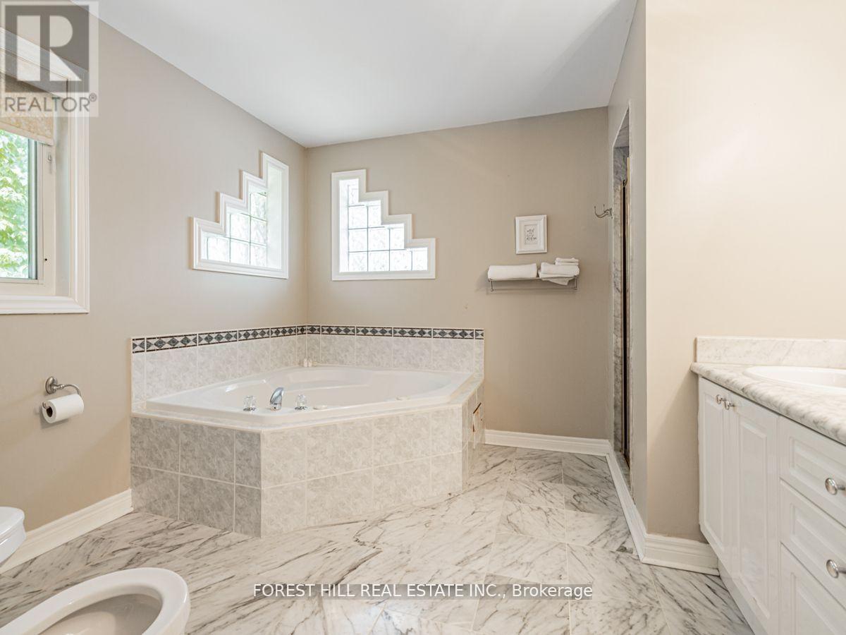 Photo 32 of 3022 A Bayview Avenue, Toronto ON