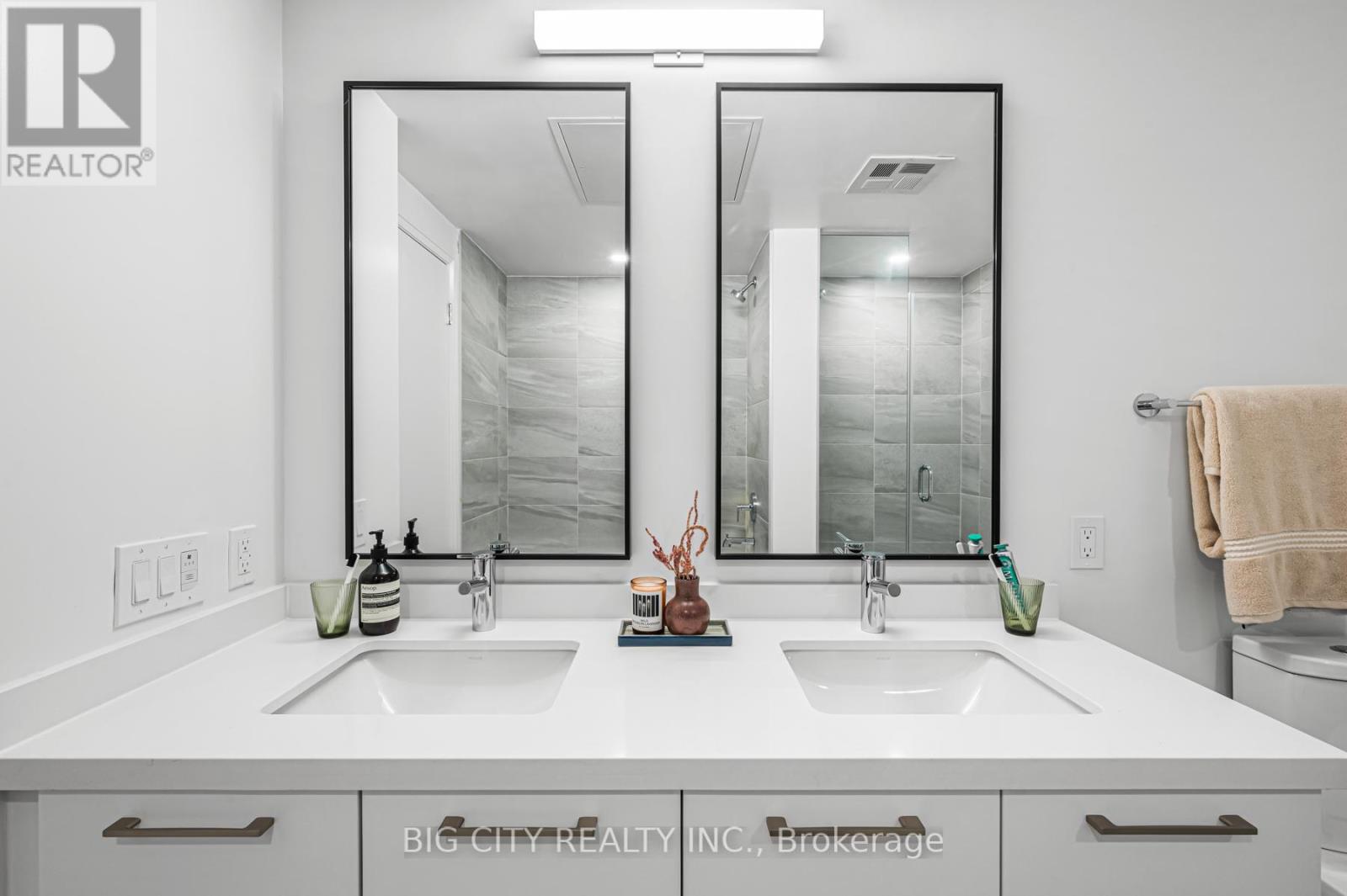Photo 29 of 317 36 Brentcliffe Road, Toronto ON