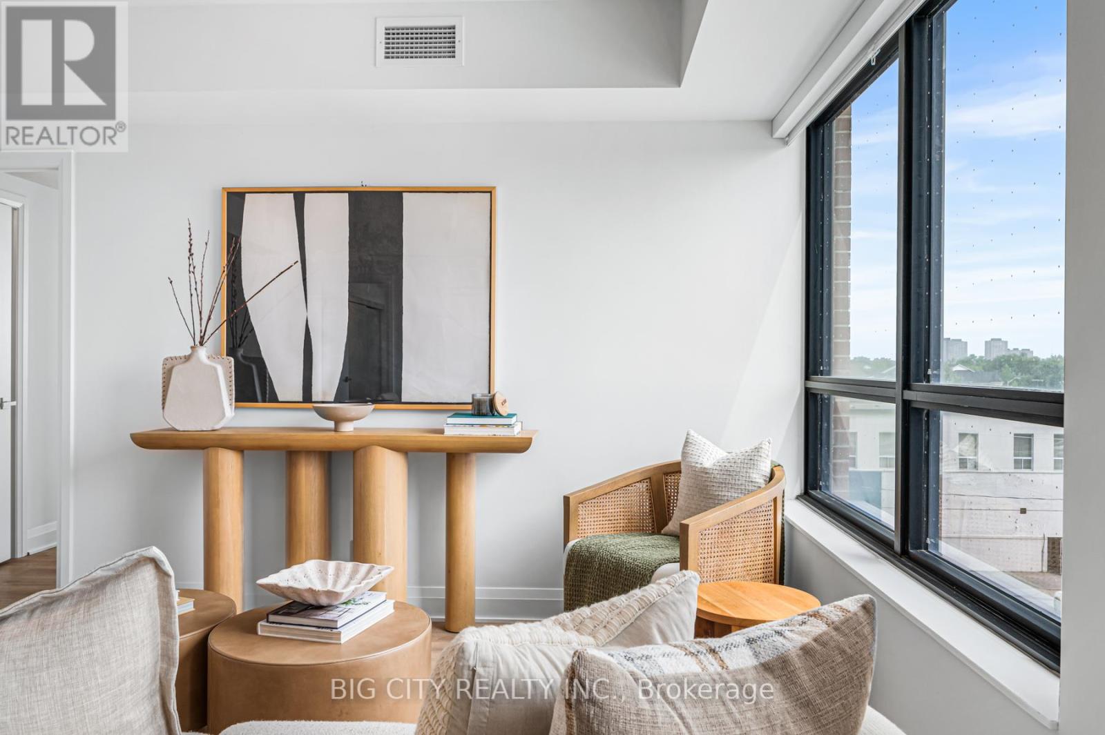 Photo 8 of 317 36 Brentcliffe Road, Toronto ON