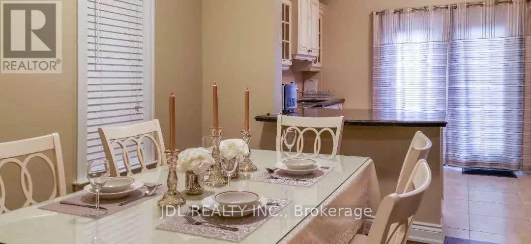 Photo 2 of 198 A Finch Avenue E, Toronto ON