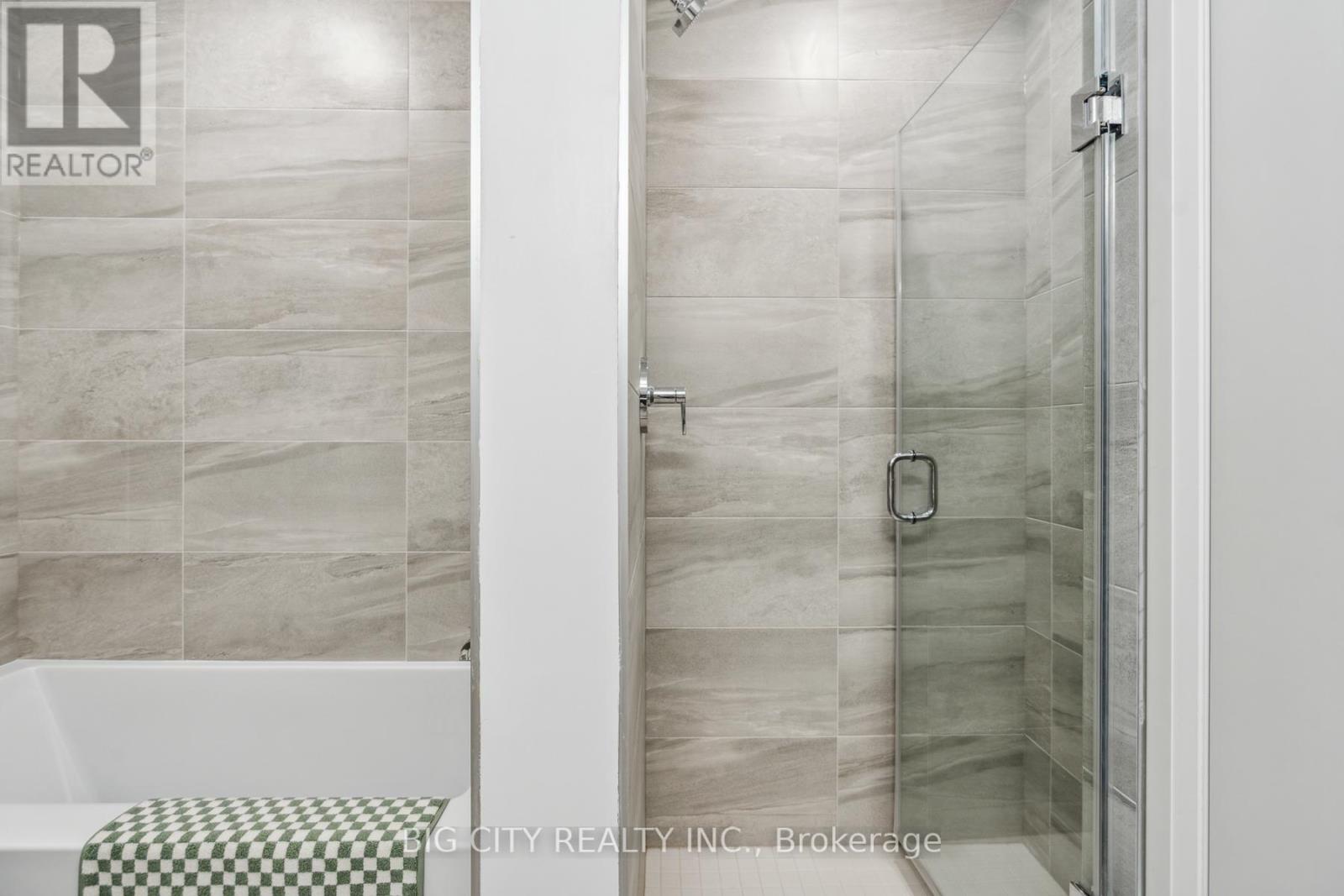 Photo 10 of 305 36 Brentcliffe Road, Toronto ON