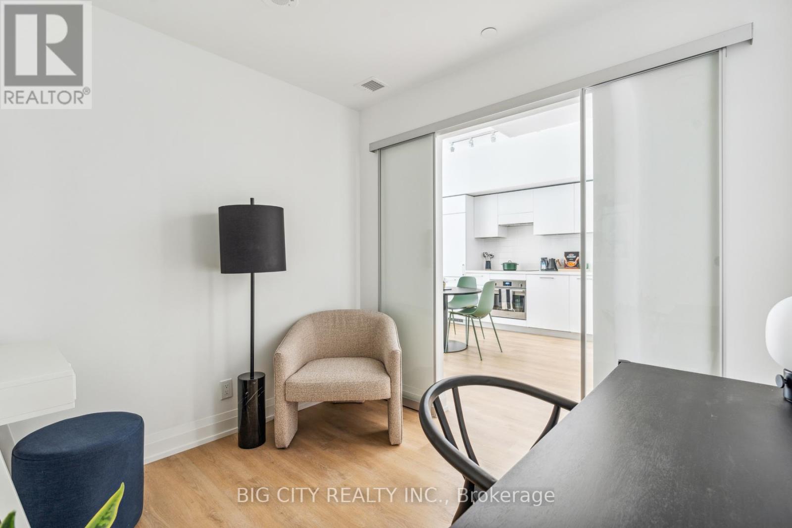 Photo 16 of 305 36 Brentcliffe Road, Toronto ON