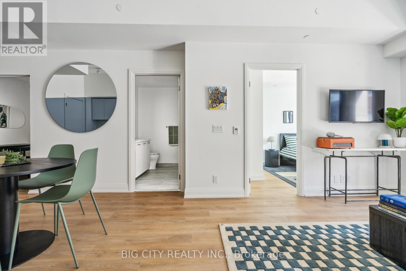Photo 18 of 305 36 Brentcliffe Road, Toronto ON