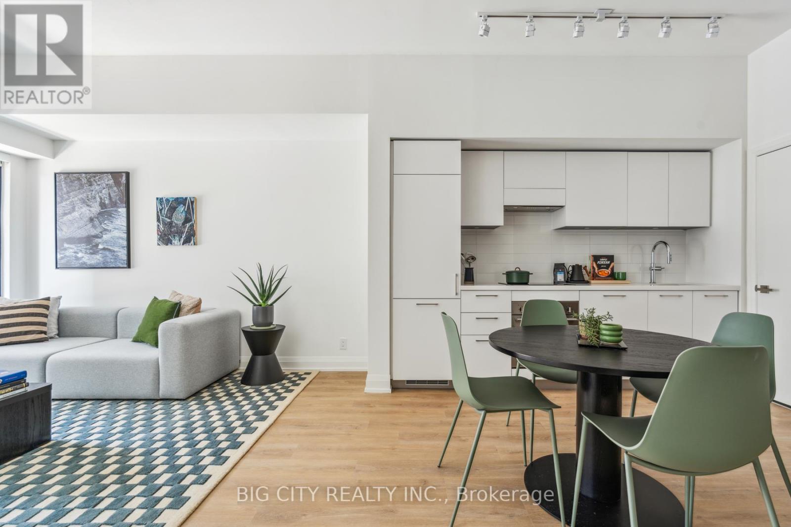 Photo 2 of 305 36 Brentcliffe Road, Toronto ON