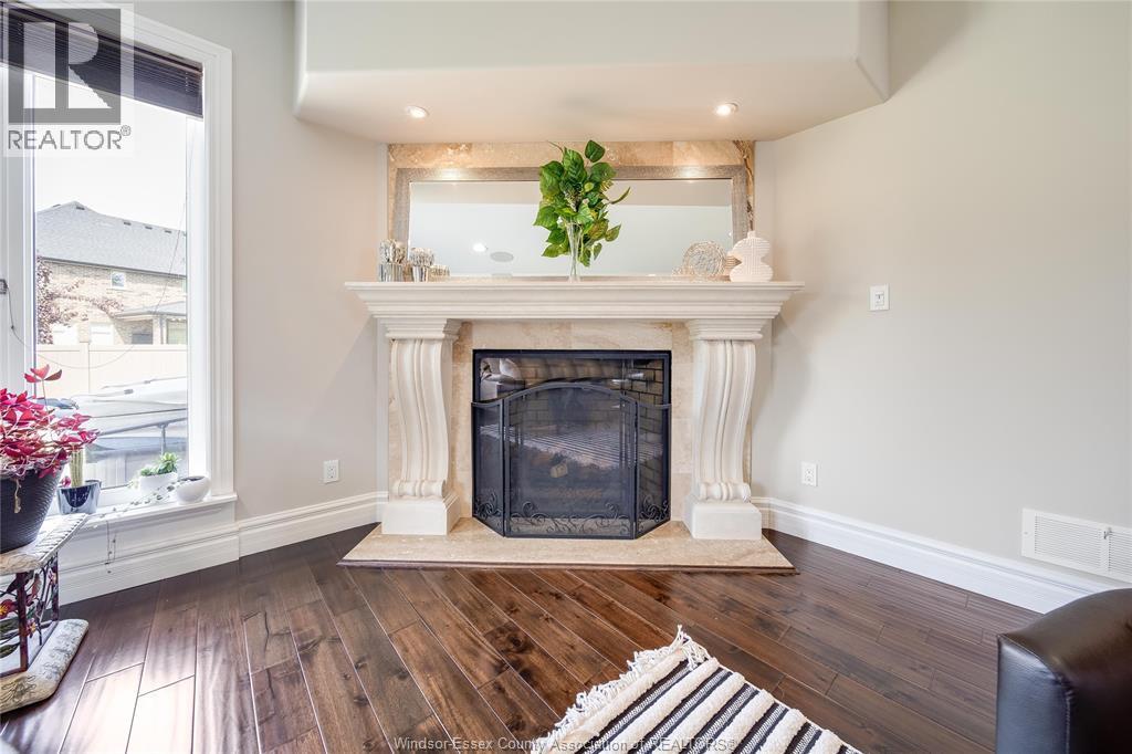 Photo 8 of 220 Selina, Lakeshore ON