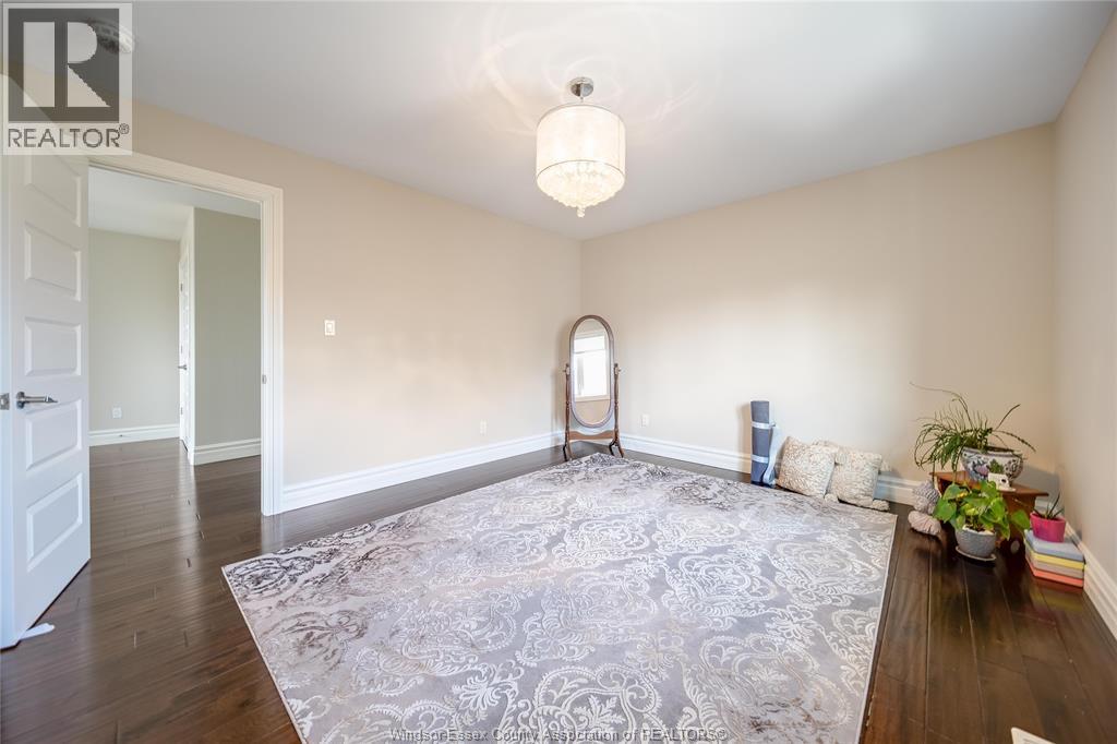 Photo 31 of 220 Selina, Lakeshore ON