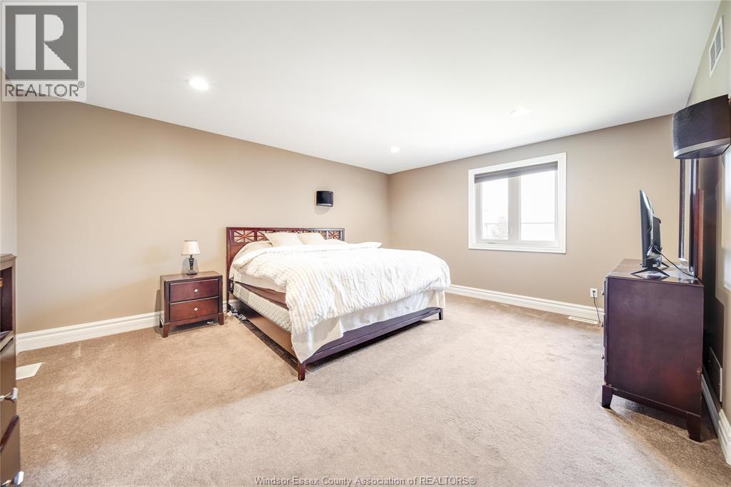 Photo 29 of 220 Selina, Lakeshore ON