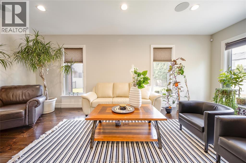 Photo 9 of 220 Selina, Lakeshore ON