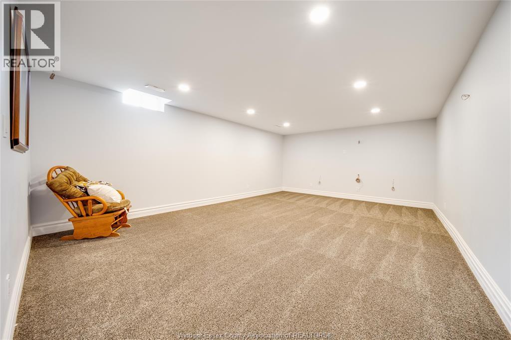 Photo 36 of 220 Selina, Lakeshore ON