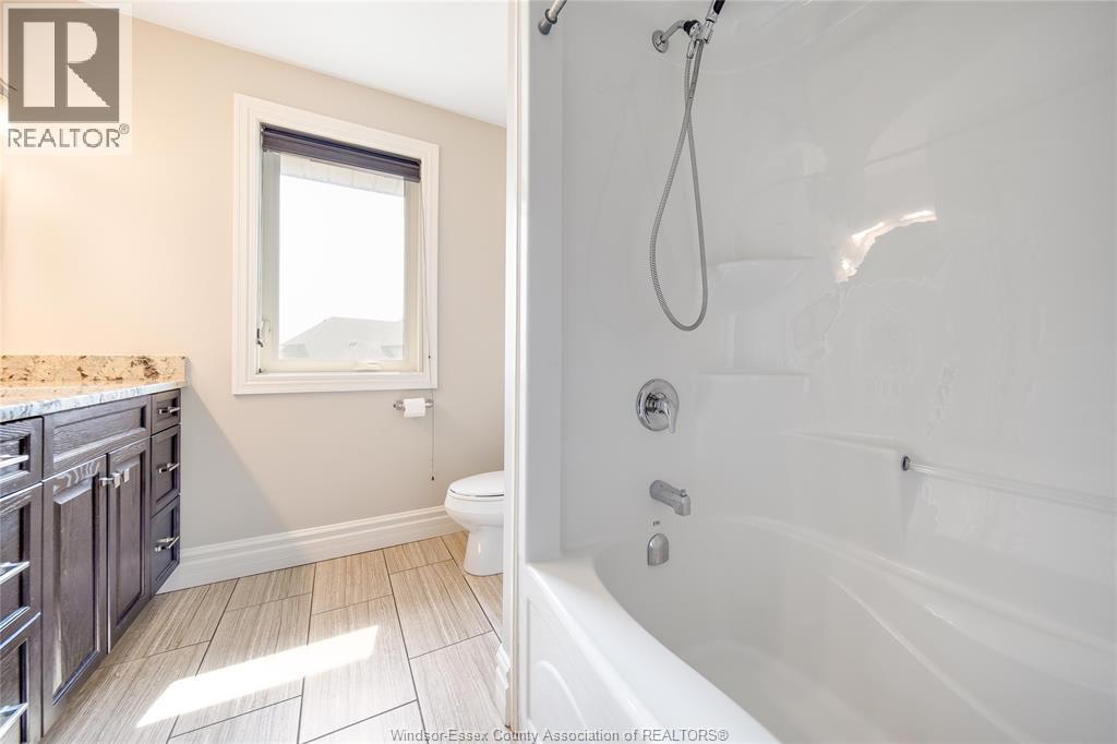 Photo 34 of 220 Selina, Lakeshore ON